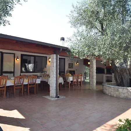 Borgo Cerasa לינה וארוחת בוקר