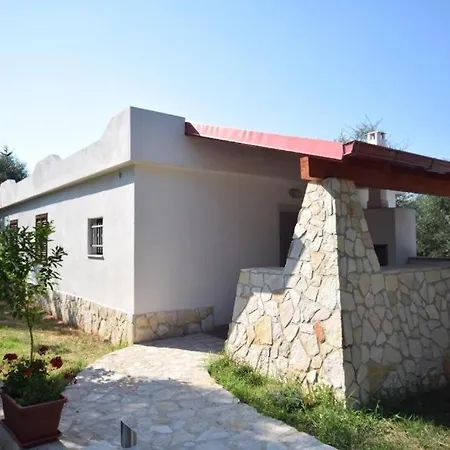 Borgo Cerasa לינה וארוחת בוקר