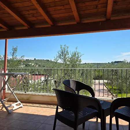 Borgo Cerasa לינה וארוחת בוקר