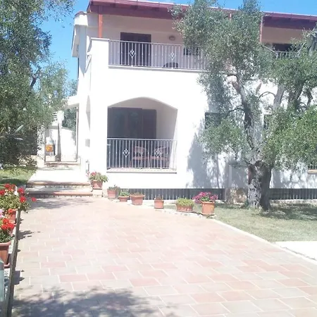 Borgo Cerasa Couette-café Vieste